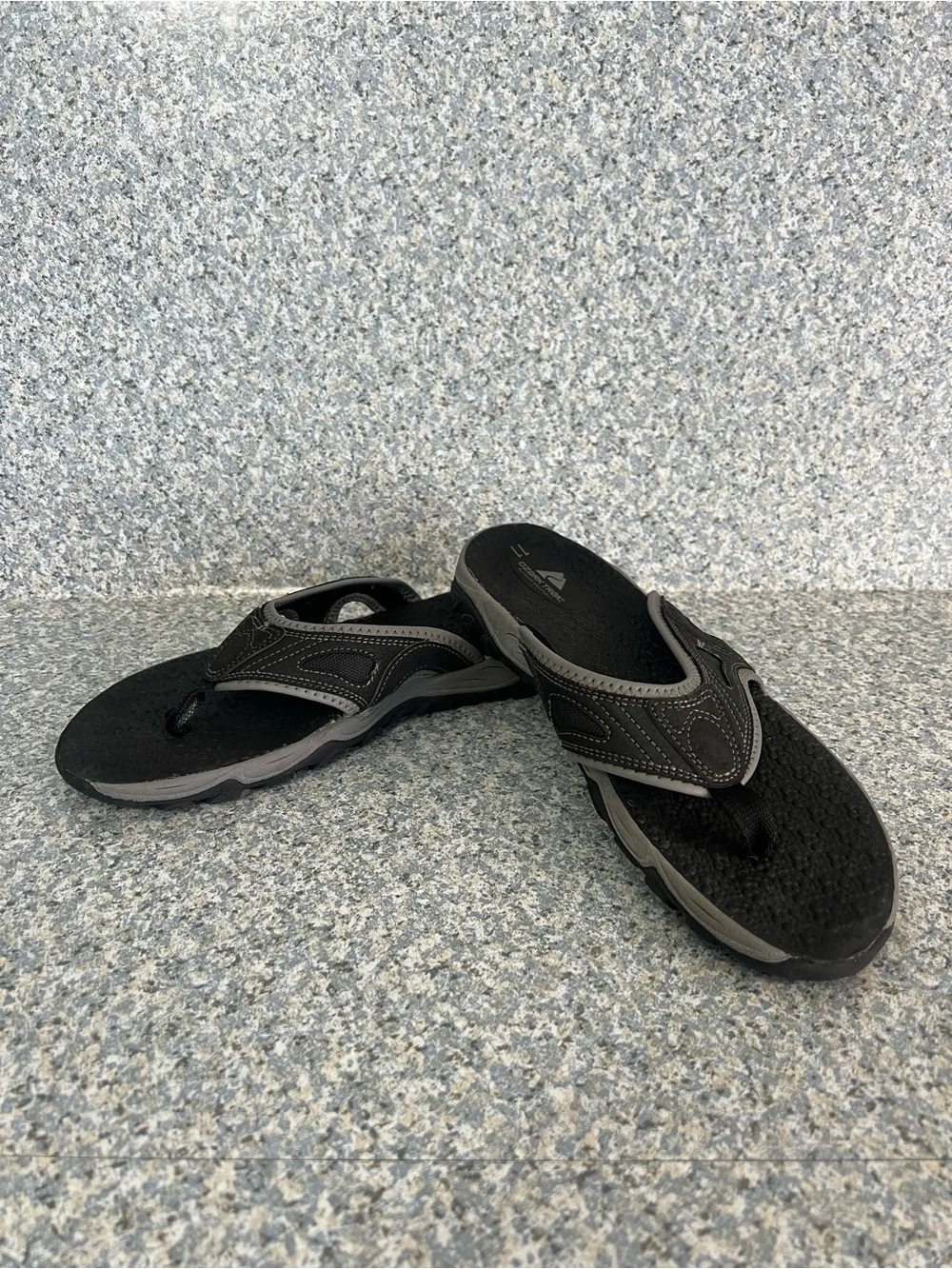 Ozark Trail Outdoor Equipment Men's Black Gray Size 11 Thong Flip Flop Sandals
